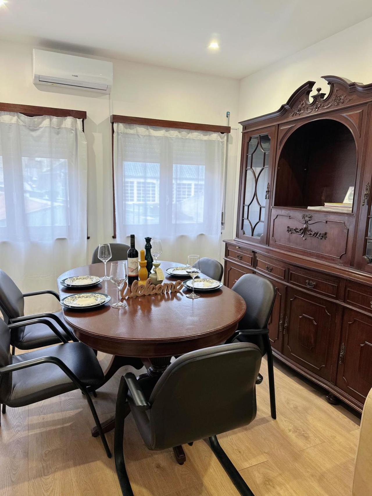 Downtown 2 Minutes By Walk To Center And Metro-direct To Airpot T4 Appartement *